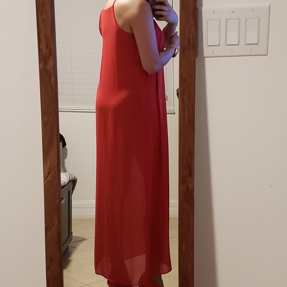 Red Dress - Picture 3 of 4